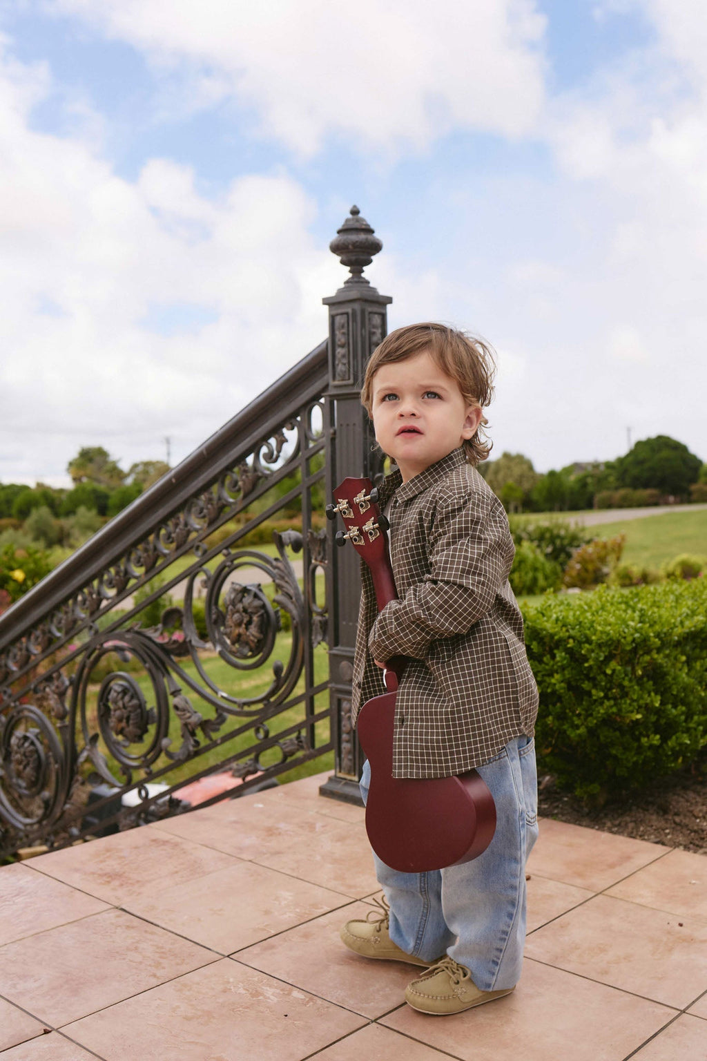 Chemise boutonnée décontractée en coton biologique à carreaux style Coffee Grid pour bébés et enfants, idéale pour le quotidien