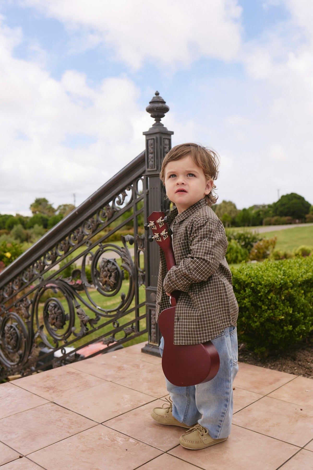 Chemise boutonnée décontractée en coton biologique à carreaux style Coffee Grid pour bébés et enfants, idéale pour le quotidien