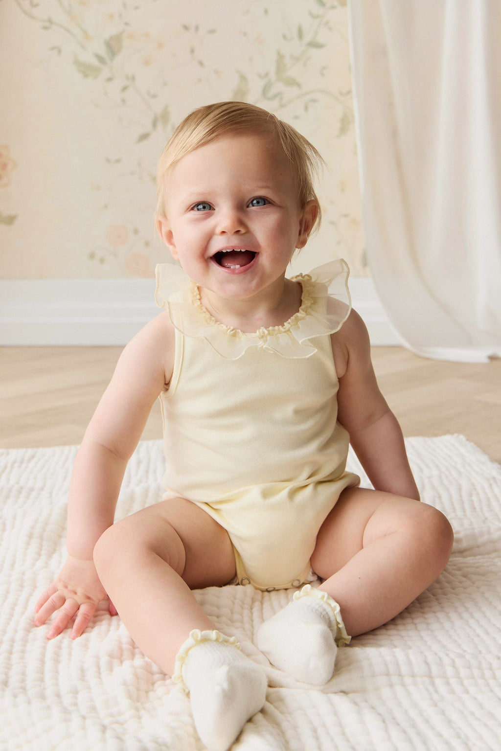 Combinaison ludique en coton-élasthanne jaune citron avec encolure à volants et boutons-pression bombés pour bébés et petites filles