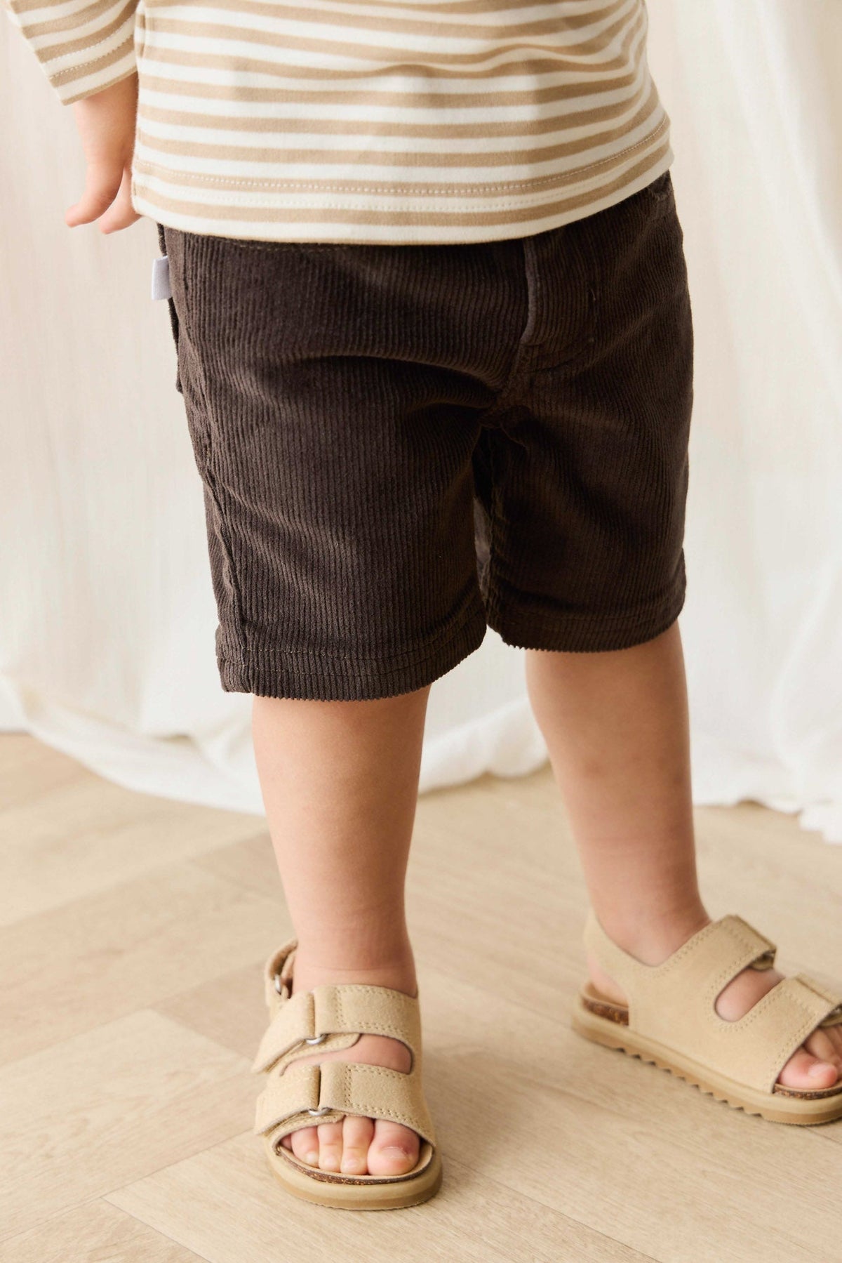 Short décontracté en velours côtelé bistre coton-élasthanne avec taille élastique et poches avant pour enfants