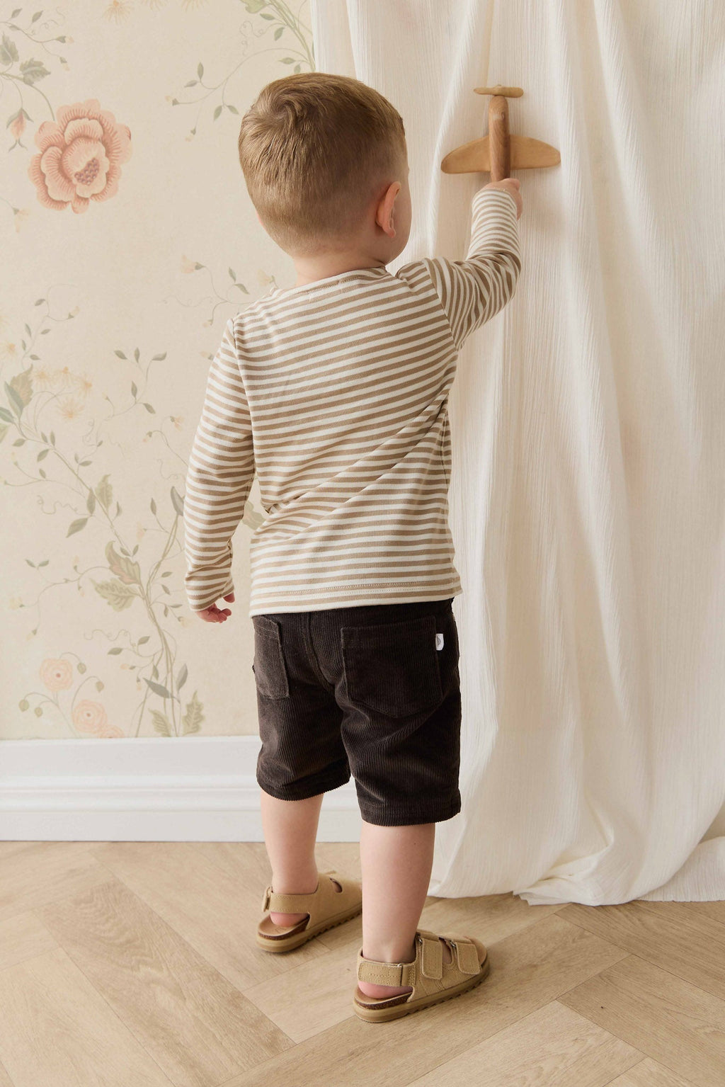 Short décontracté en velours côtelé bistre coton-élasthanne avec taille élastique et poches avant pour enfants
