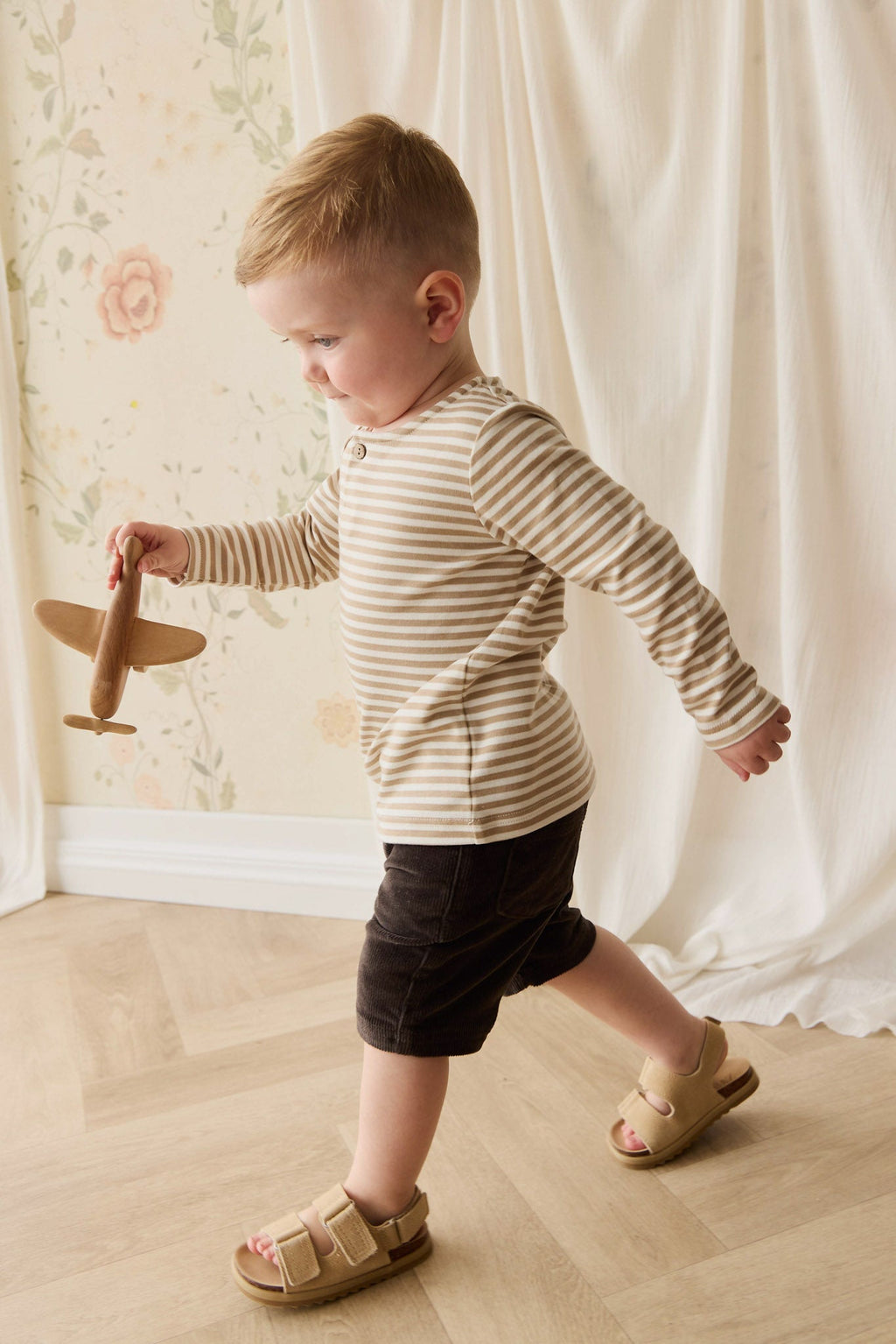 Short décontracté en velours côtelé bistre coton-élasthanne avec taille élastique et poches avant pour enfants