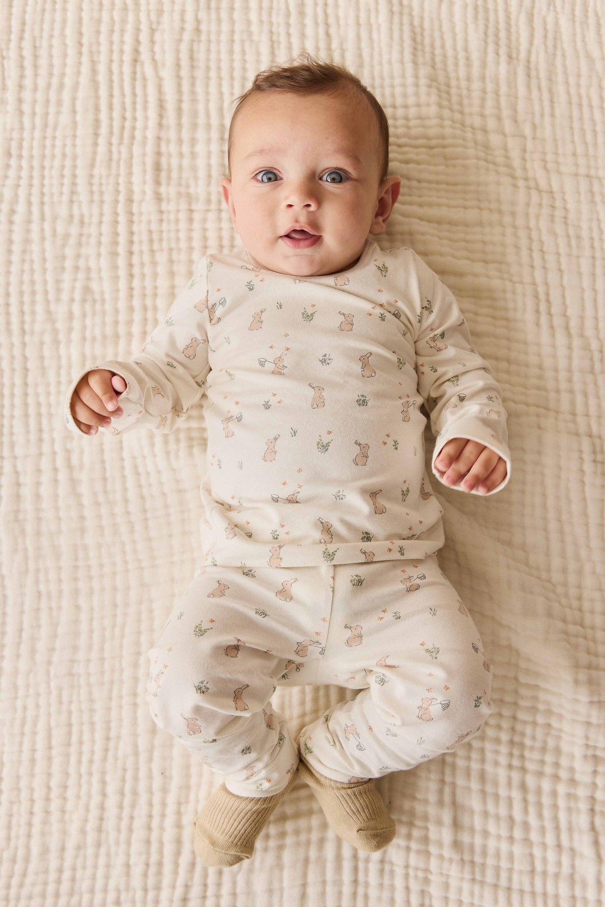 Pyjama à manches longues en coton biologique imprimé lapin de jardin pour bébés et enfants
