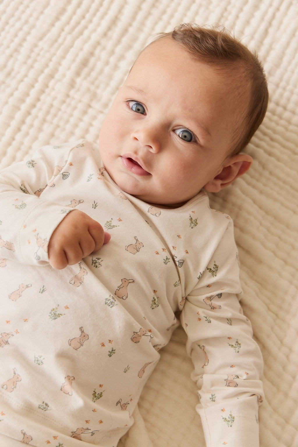Pyjama à manches longues en coton biologique imprimé lapin de jardin pour bébés et enfants