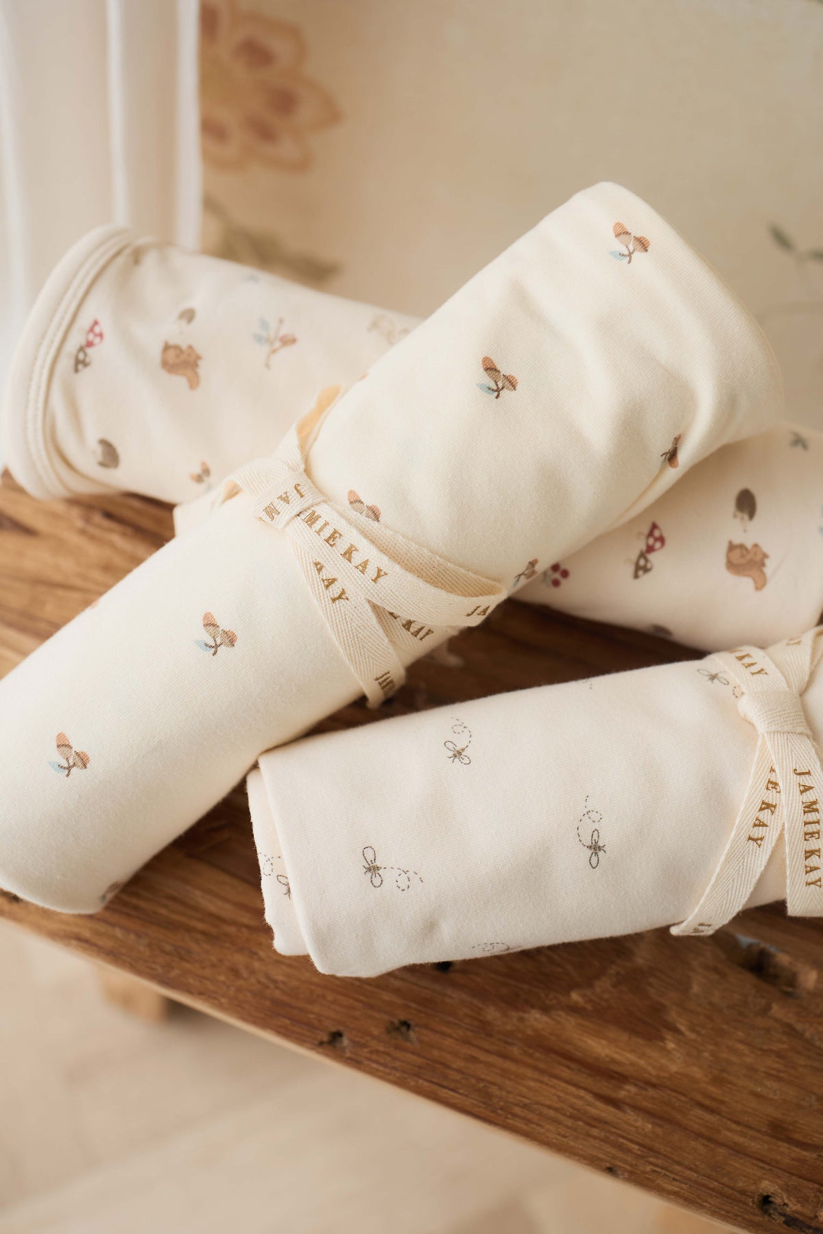Couverture en mousseline de coton biologique à motif de glands doux avec tissage respirant pour bébé