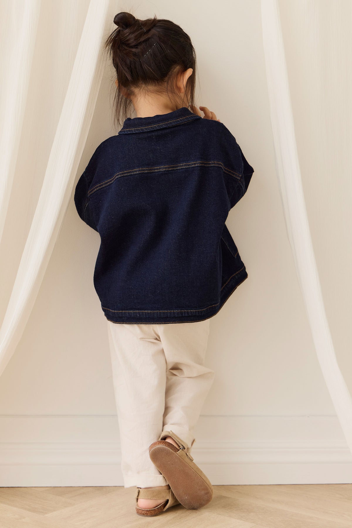Veste Enfant Classique en Jean Indigo en Coton Élasthanne avec Boutons sur le Devant et Poches Plaques