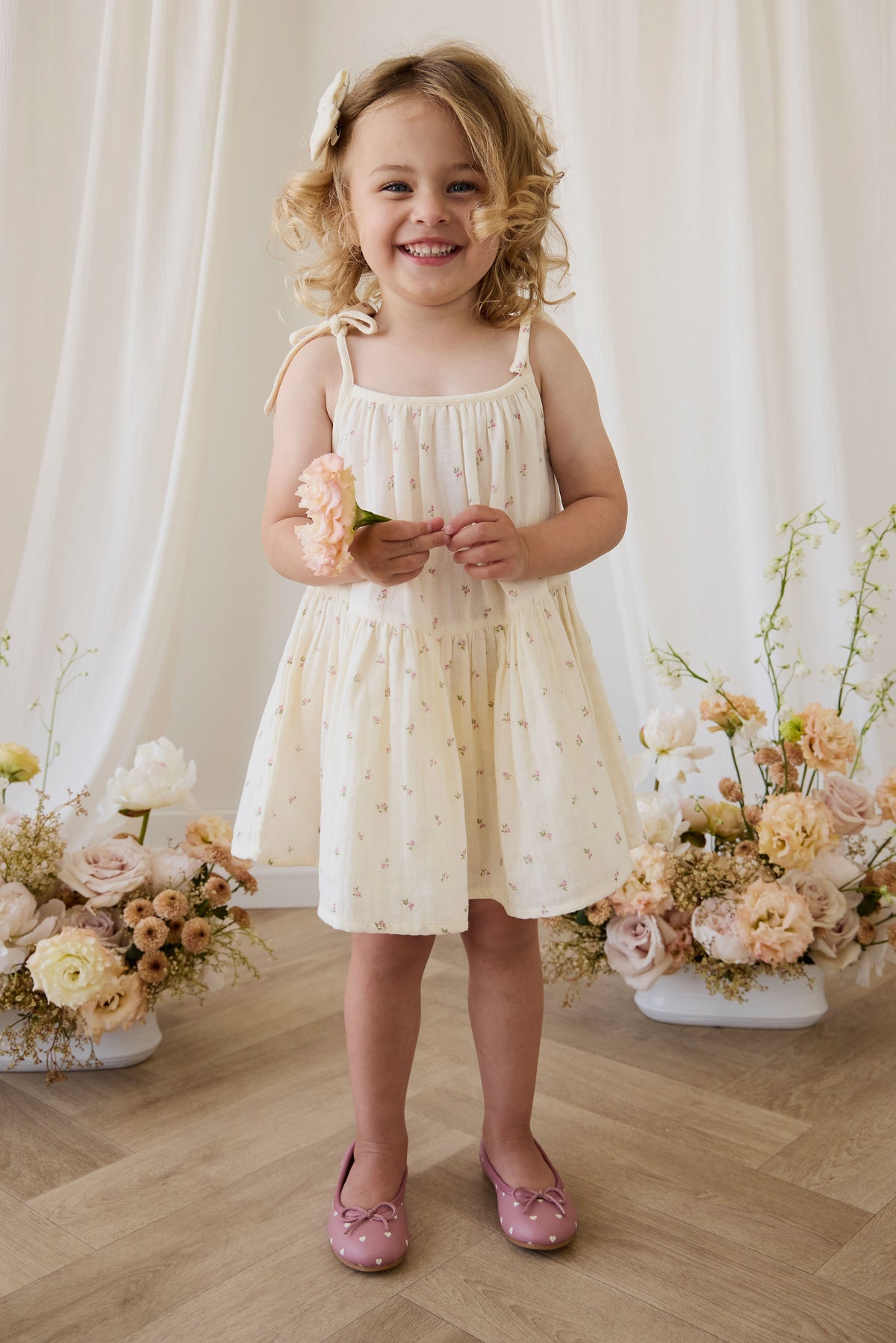 Robe en mousseline de coton biologique imprimé rose floral « Floaty Willow » à bretelles nouées pour filles