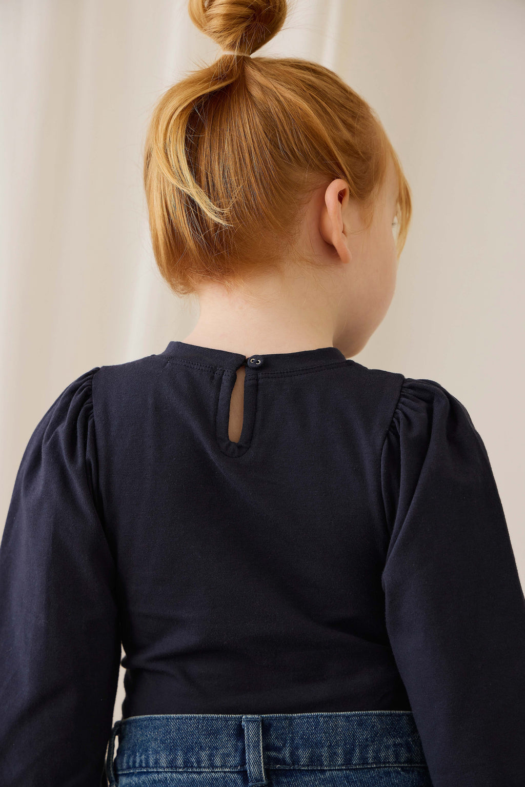 Haut élégant à manches longues bouffantes en coton Pima avec poignets élastiqués pour bébés et filles