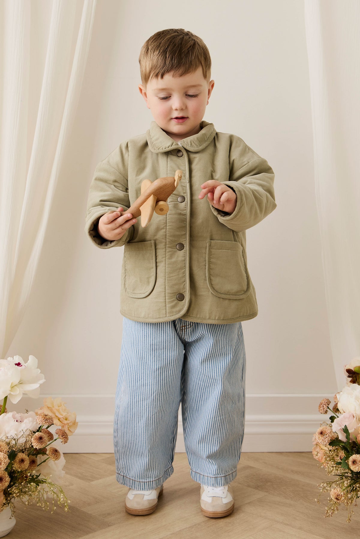 Veste en velours côtelé de coton inspirée du lichen, avec boutons-pression et poches avant pour enfants