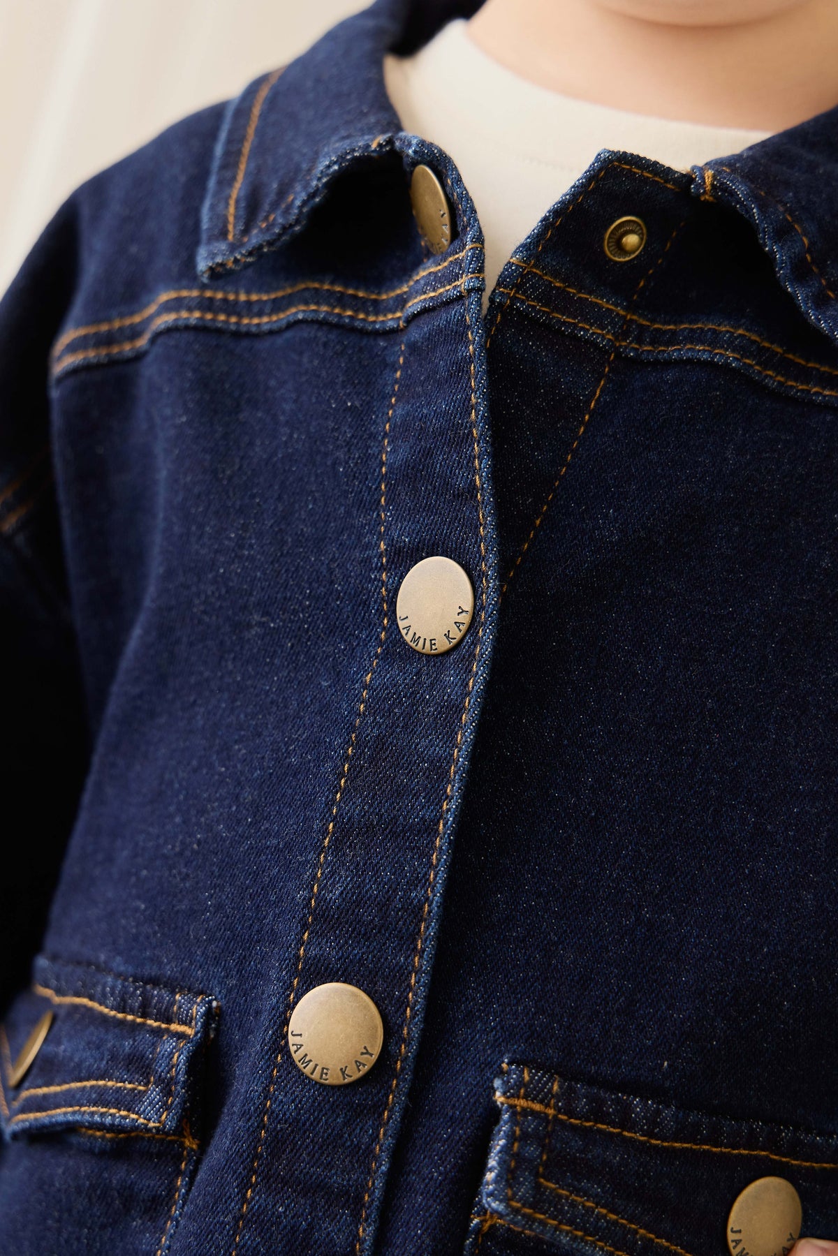 Veste Enfant Classique en Jean Indigo en Coton Élasthanne avec Boutons sur le Devant et Poches Plaques