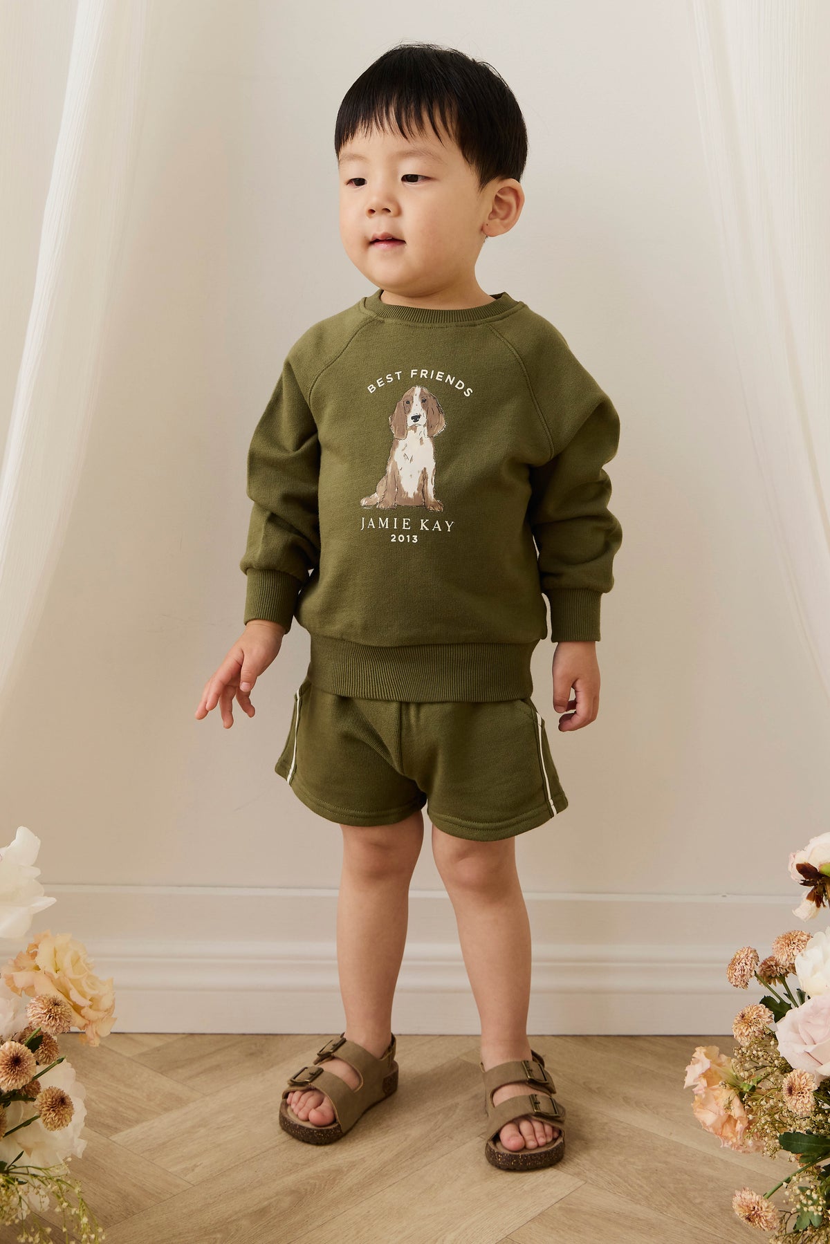 Short décontracté en coton biologique motif olive sicilienne avec taille élastique et cordon de serrage et poches latérales pour enfants