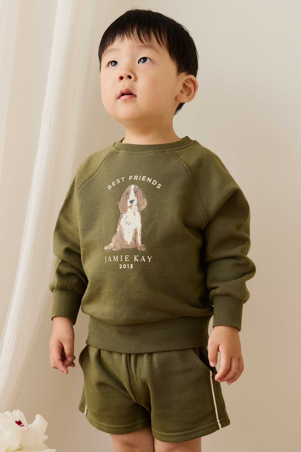 Short décontracté en coton biologique motif olive sicilienne avec taille élastique et cordon de serrage et poches latérales pour enfants