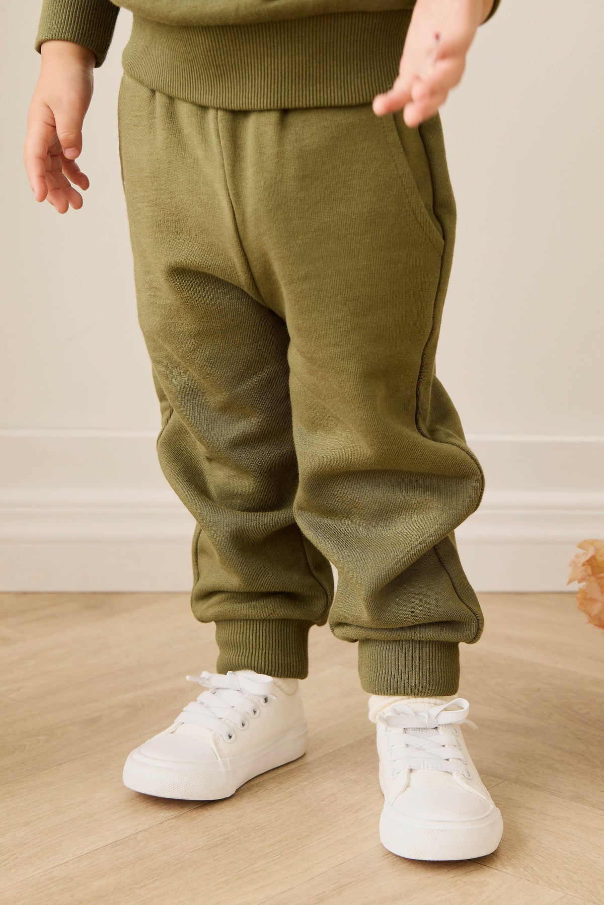 Pantalon de jogging en coton biologique Sicilian Olive décontracté avec cordon de serrage élastique à la taille pour enfants