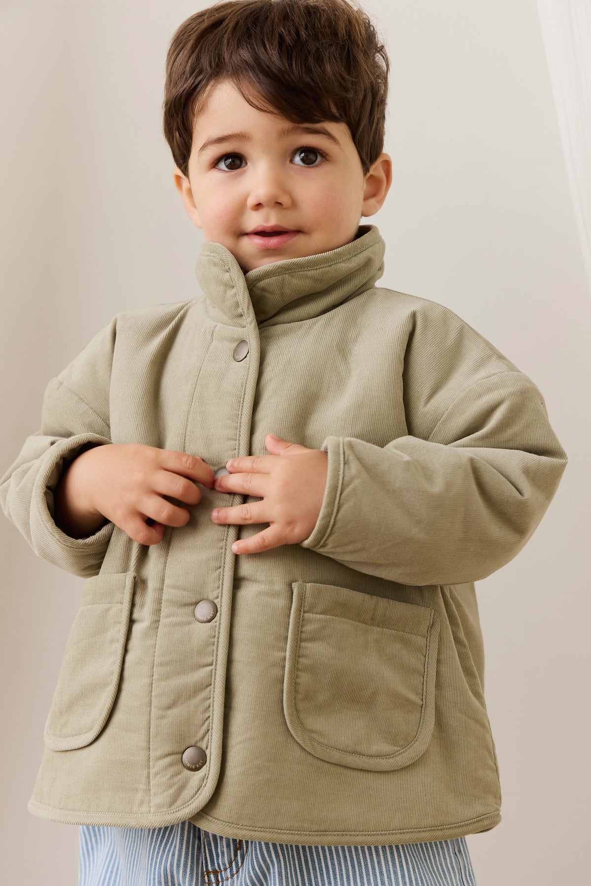 Veste en velours côtelé de coton inspirée du lichen, avec boutons-pression et poches avant pour enfants