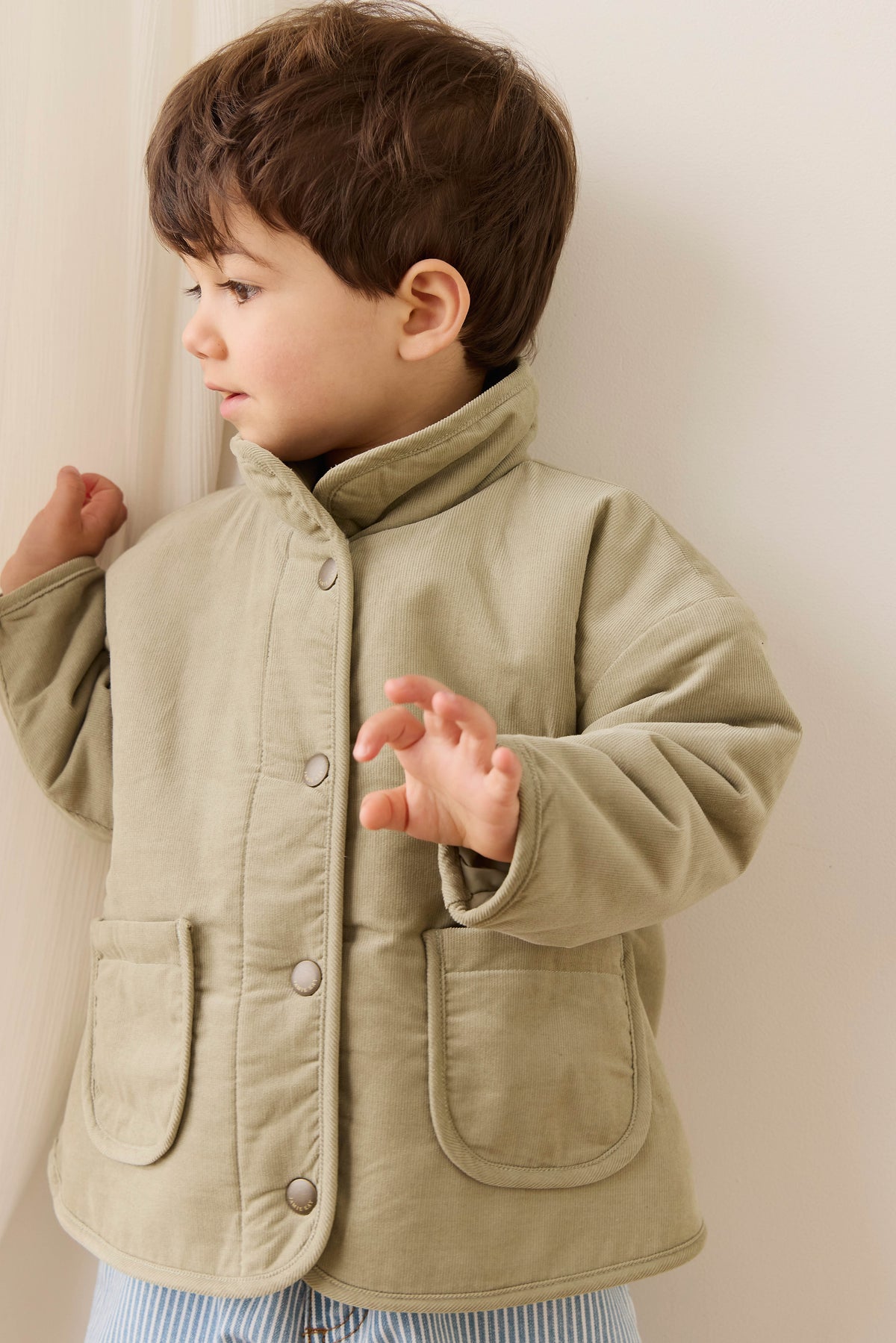 Veste en velours côtelé de coton inspirée du lichen, avec boutons-pression et poches avant pour enfants