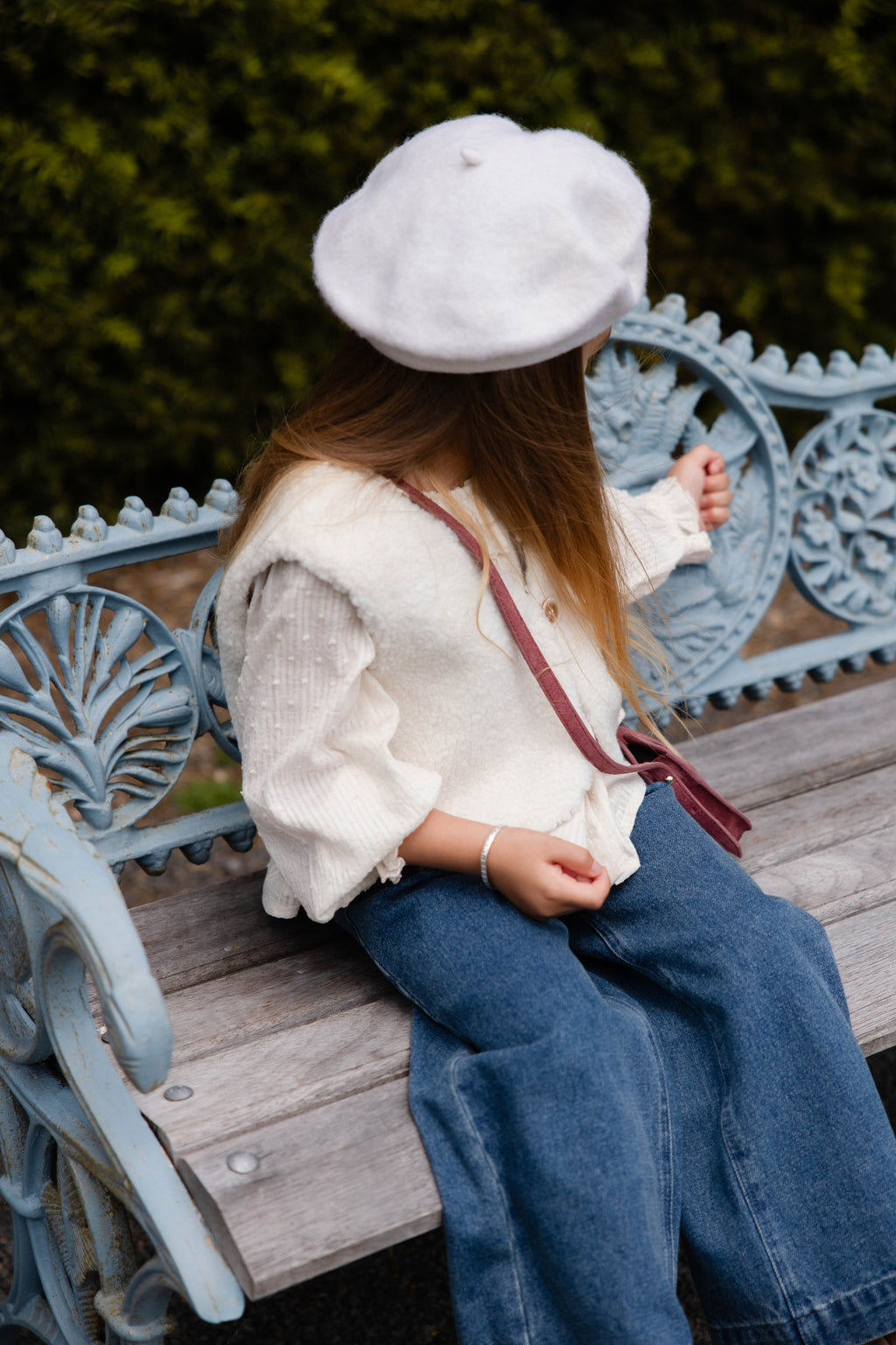 Gilet douillet en peluche de polyester naturel avec doublure vichy et bouton unique sur le devant pour enfant